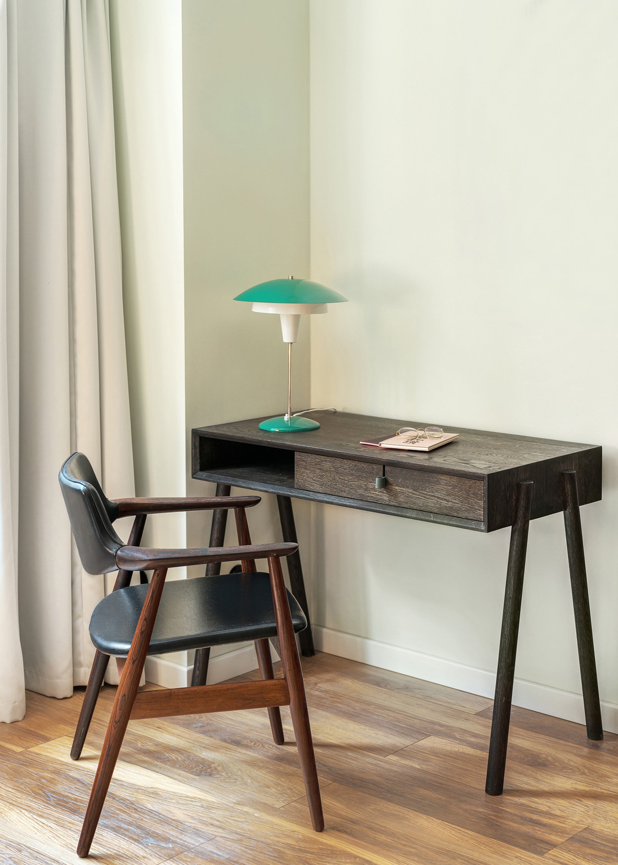 AMELIA desk TAMO