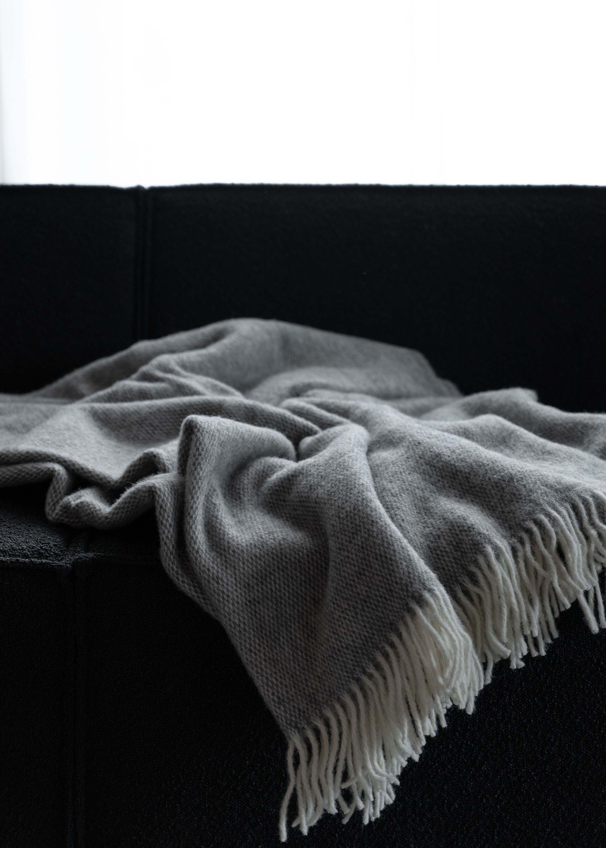 MERI blanket / Ash TAMO