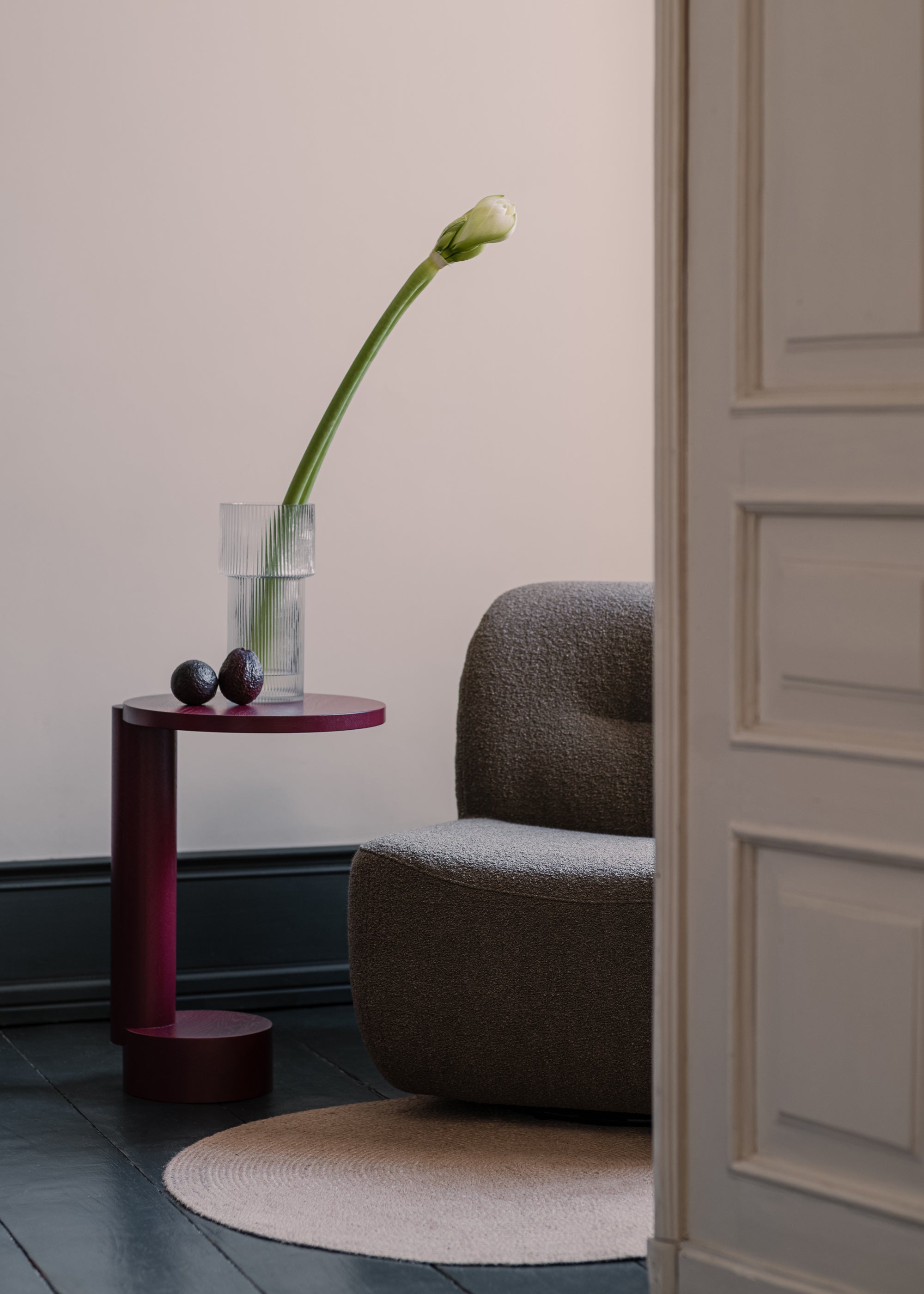 BOLD side table / Burgundy TAMO