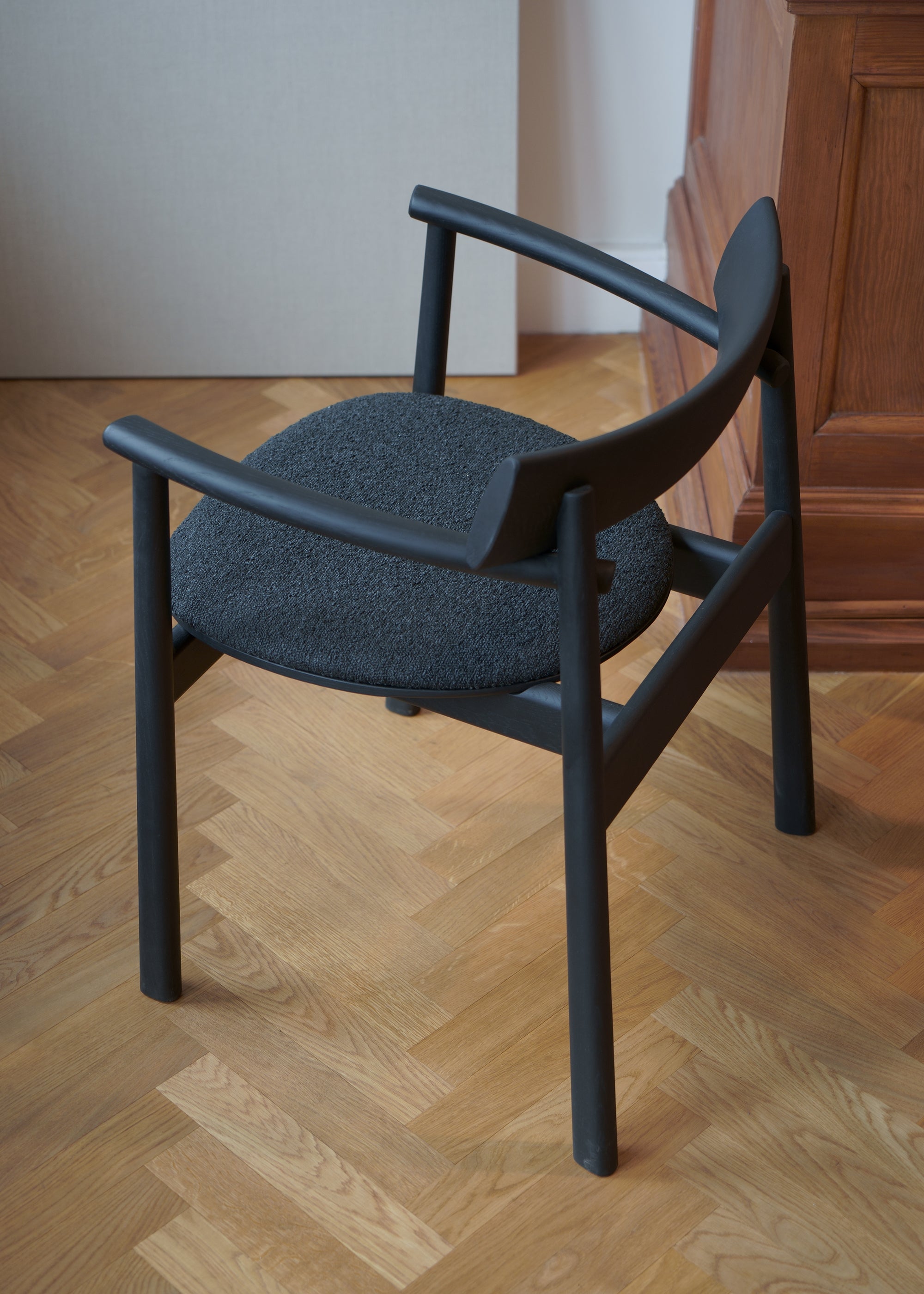 ELIPSA SOFT chair / Black oak / Boucle black TAMO