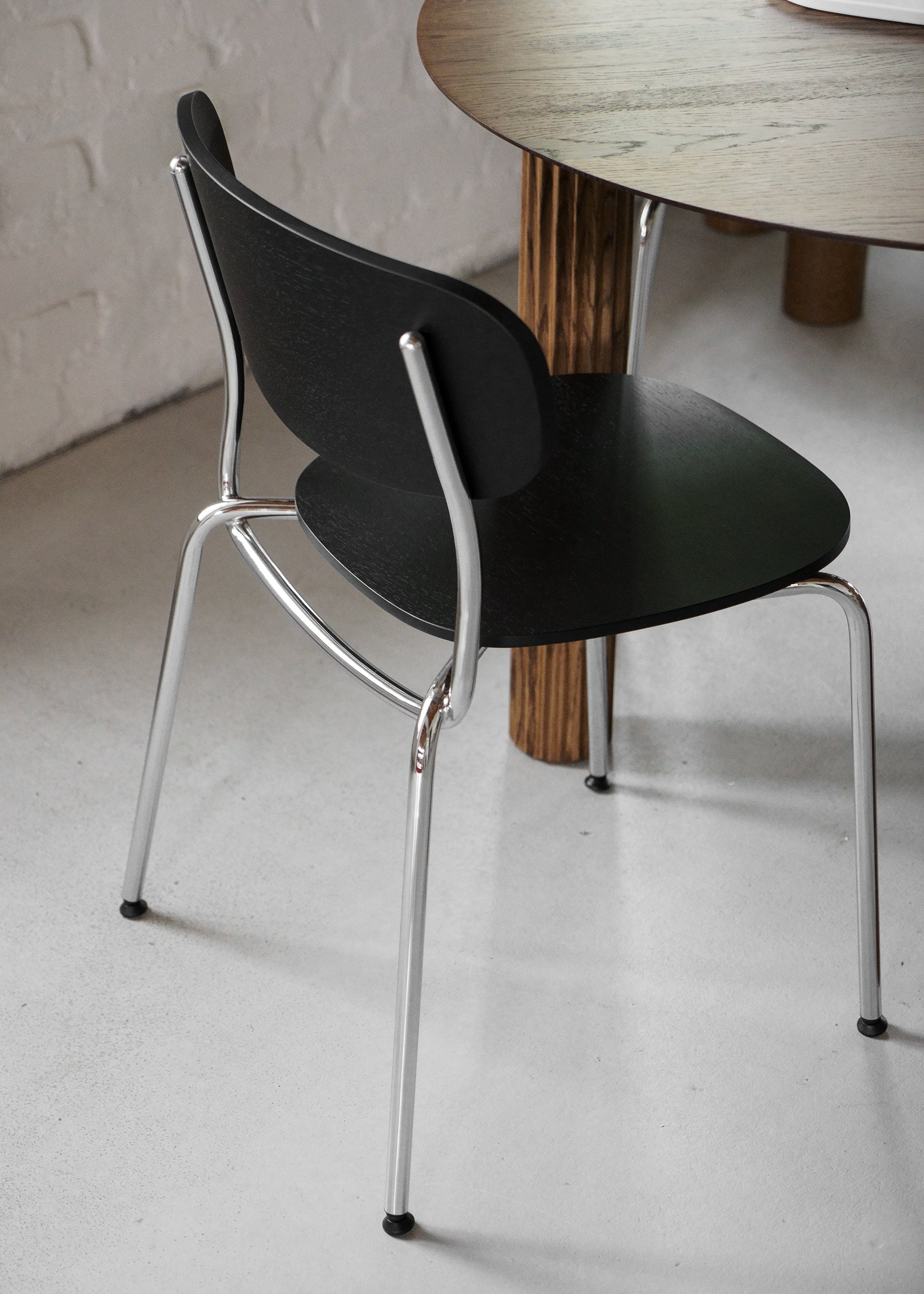 SPLOT chair / Chrome / Black oak MARCIN LASKOWSKI