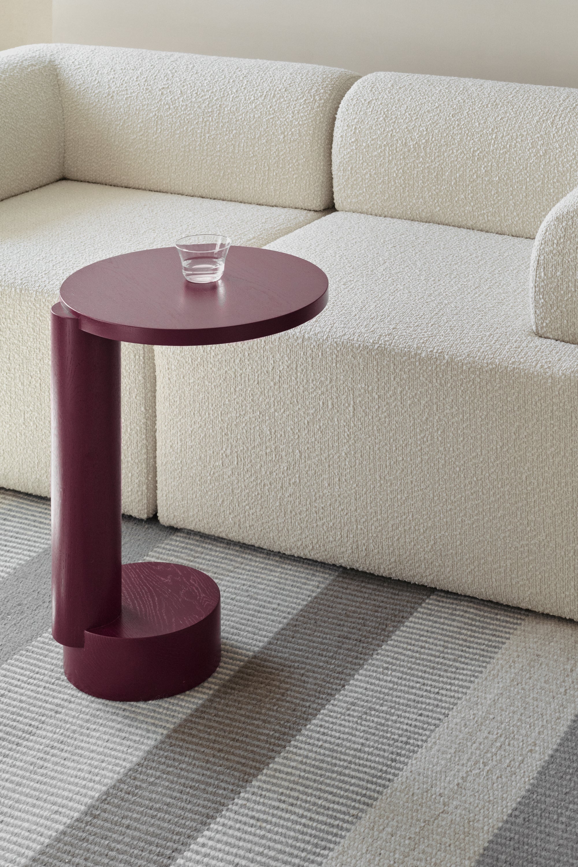 BOLD side table / Burgundy TAMO